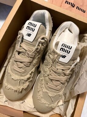 New Balance 574 Miu Miu Denim Tan Sneakers, SZ 40. BRAND NEW